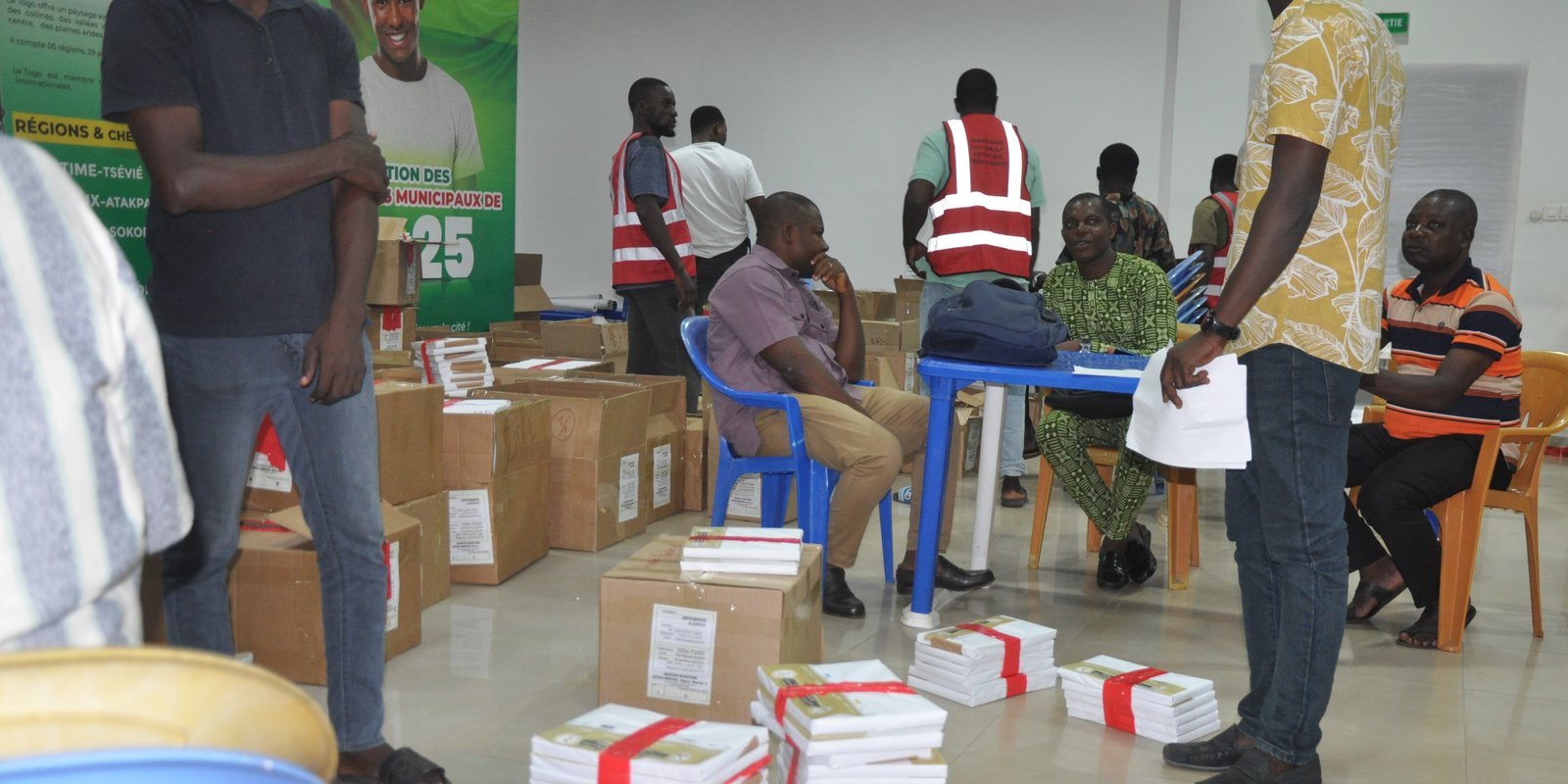EDUCATION AU VOTE : LA CENI MET LES SPECIMENS DE BULLETINS DE VOTE A LA DISPOSITION DES CANDIDATS A L’ELECTION DES CONSEILLERS MUNICIPAUX